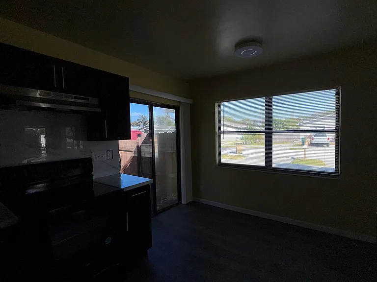 6140 SW 43rd St — Photo 10