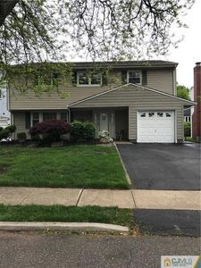 88 Sharon Ct, Metuchen, NJ, 08840