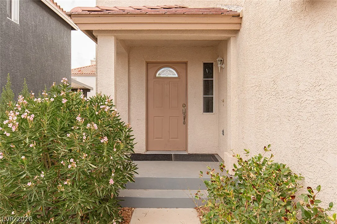 4 bed, 2.5 bath, 1520 sqft, $2,000 — Photo 2