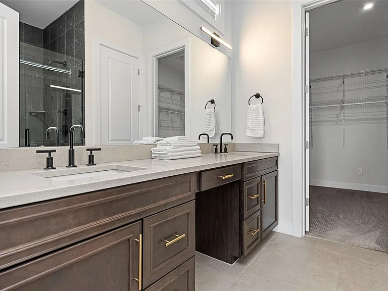 5636 Suffolk Ct — Photo 37