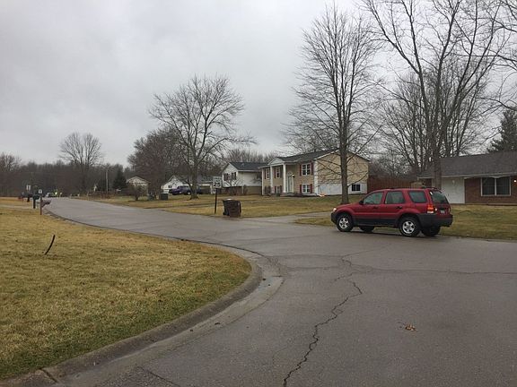 4th image of 6680 Lynne Haven Ct