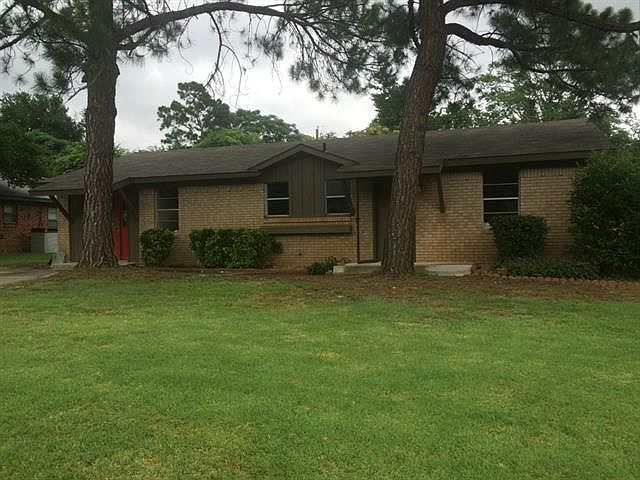 1st image of 808 Dee Ln
