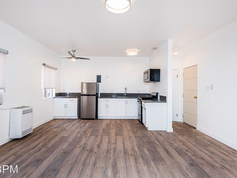 1st image of 1439 N Curson Ave APT 207