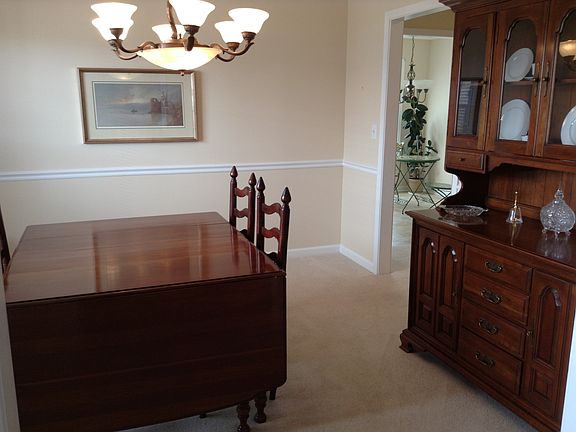 Dining Room - Crown Molding