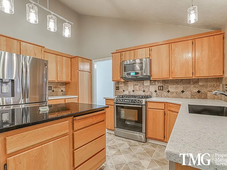 11004 NE Sherwood Dr — Photo 7
