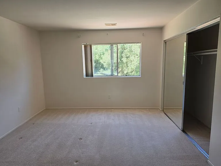 24581 Rue De Gauguin — Photo 42