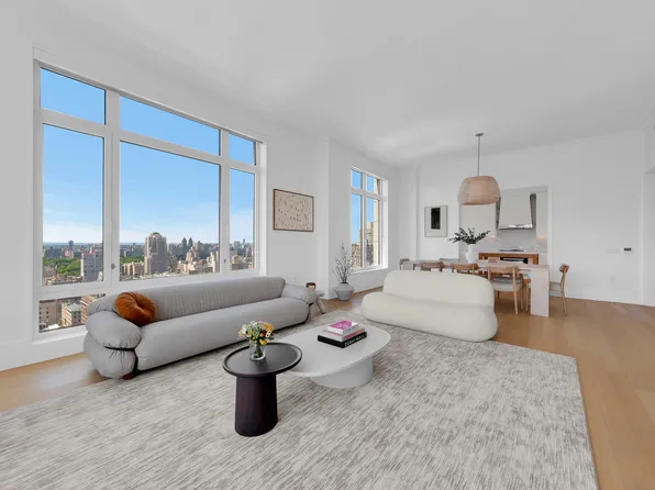 200 East 83rd Street image 1 of 19