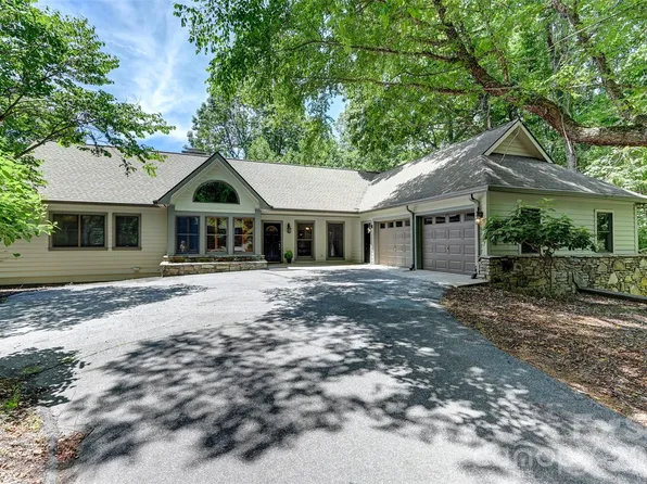 109 Chattooga Run, Hendersonville, NC 28739