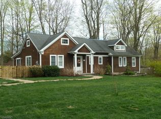 135 Milton Rd, Oak Ridge, NJ 07438