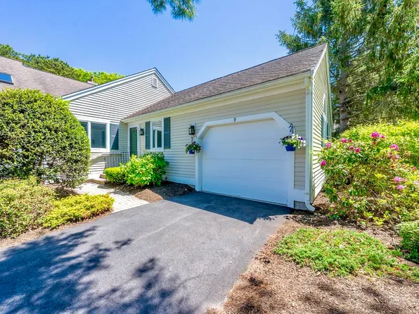 9 Longwood Road, Mashpee, MA 02649