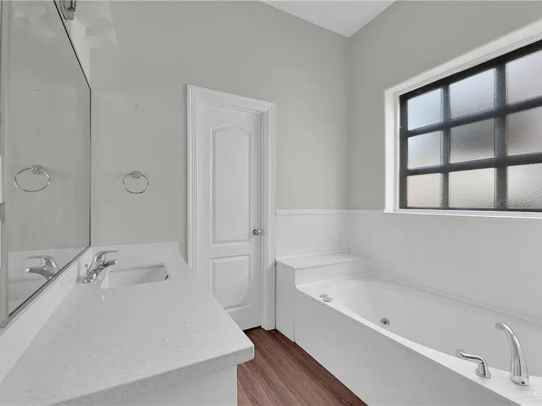 2621 Easy St — Photo 12