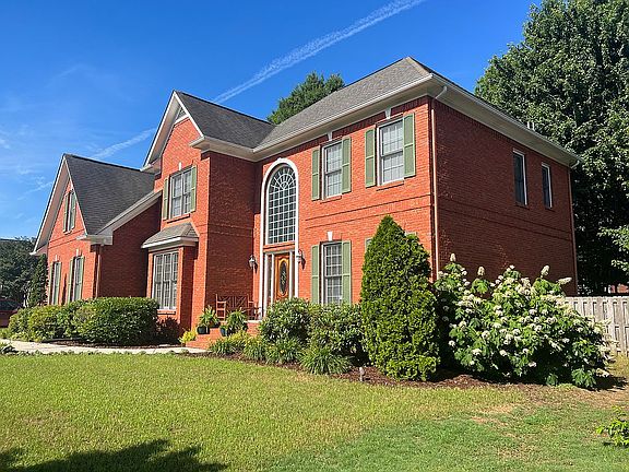 3rd image of 14002 Randamere Dr SE