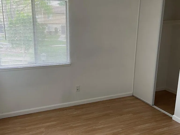 3485 Columbia Ave — Photo 8