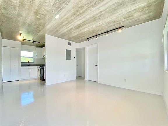 5th image of 618 6th St #2