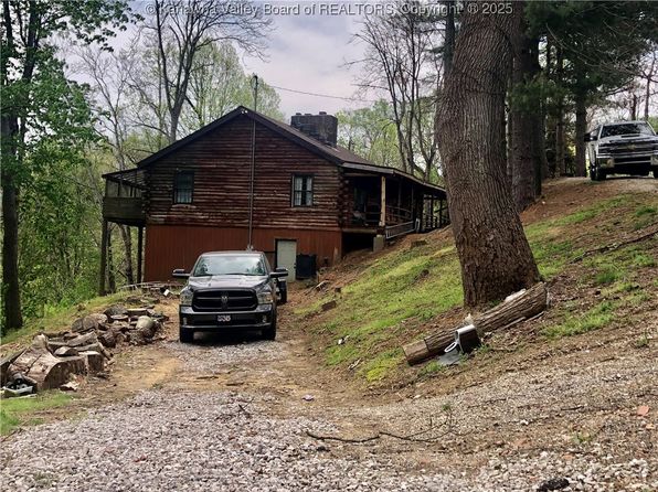 200 Joan Pl, New Haven, WV 25265
