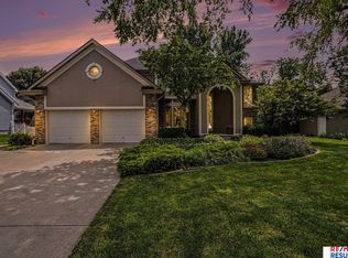 503 W Centennial Rd, Papillion, NE 68046