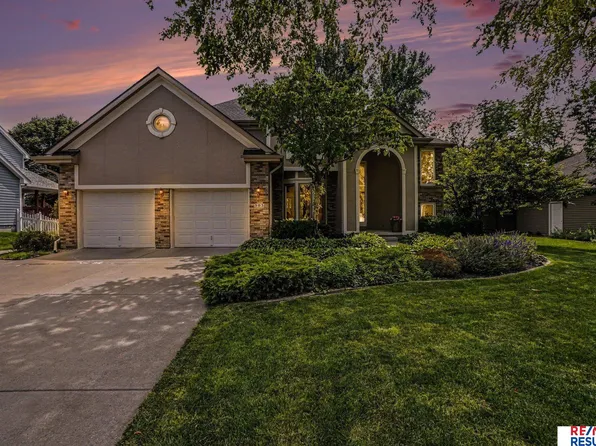 503 W Centennial Rd, Papillion, NE 68046