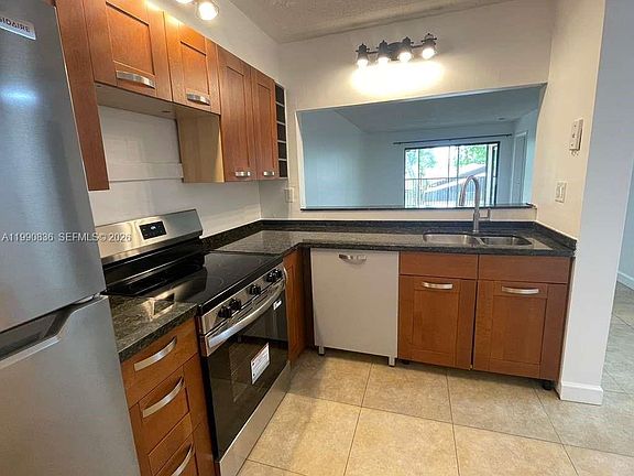 4th image of 3410 Foxcroft Rd APT 213