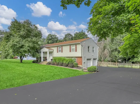 17 Cragmere Road, Suffern, NY 10901