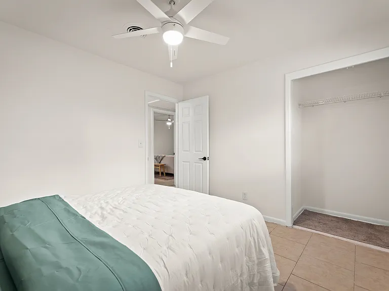 6750 Snow White Dr — Photo 17