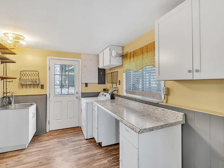 978 Panorama Dr — Photo 14