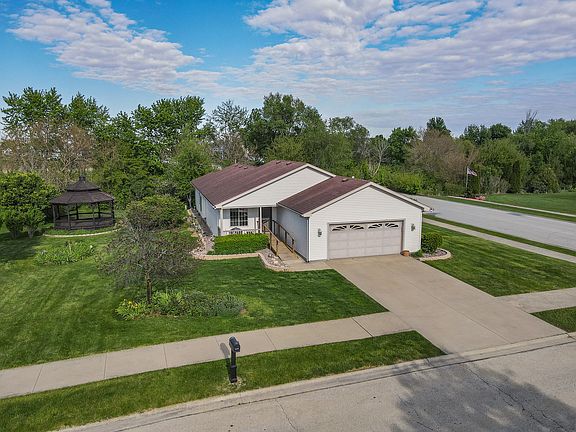 4th image of 1602 Amhurst Way