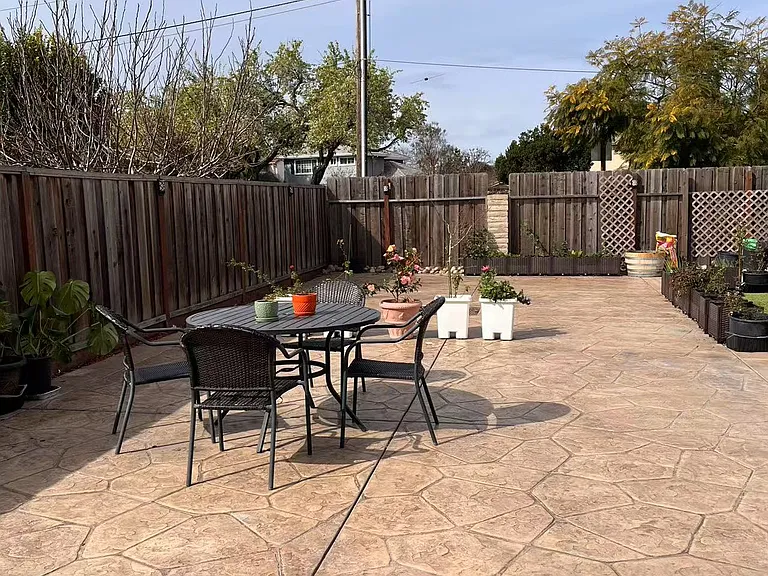 2903 Daisy St — Photo 2