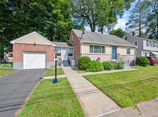 82 4th St, Meriden, CT 06451