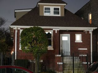4831 W Walton St, Chicago, IL 60651