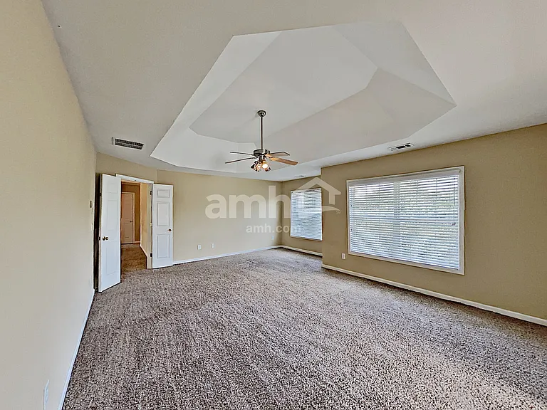327 Meadowcrest Cir — Photo 12