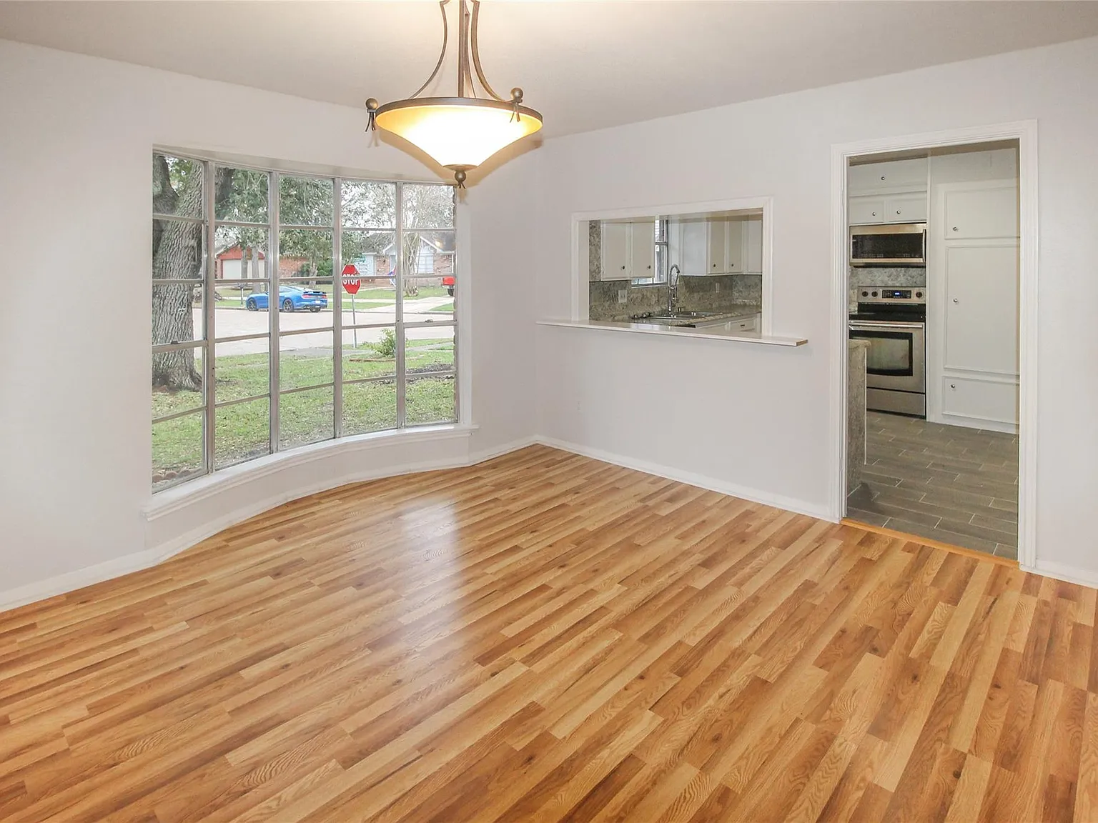 3 bed, 2.0 bath, 1940 sqft, $1,950 — Photo 4