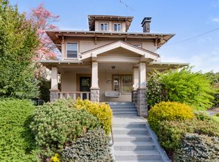 2437 NE Halsey St, Portland, OR 97232