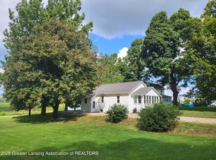 1692 S Smith Rd, Eaton Rapids, MI 48827