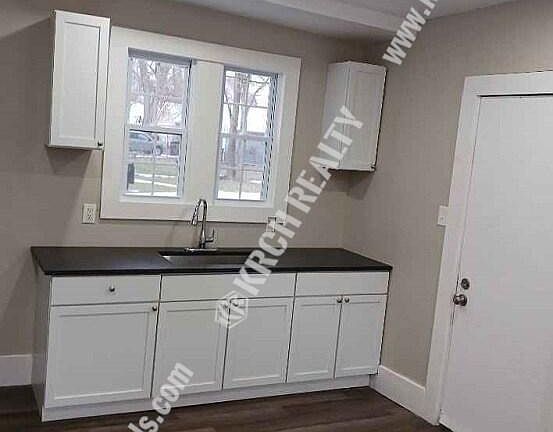 New Kitchen cabinets & counters