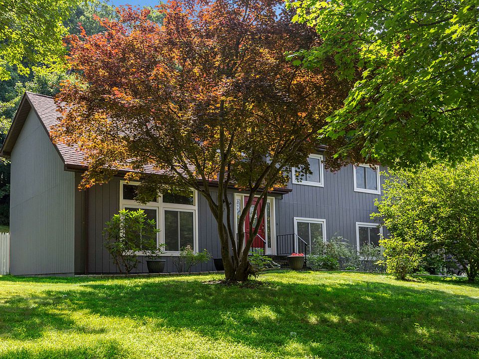 1st image of 2532 Barry Ct