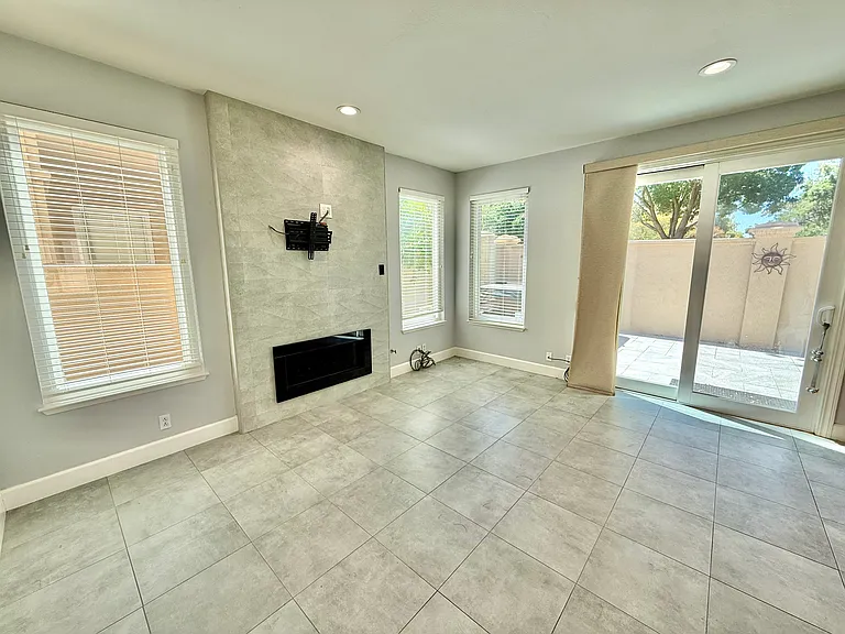 4238 Diavila Ave — Photo 21