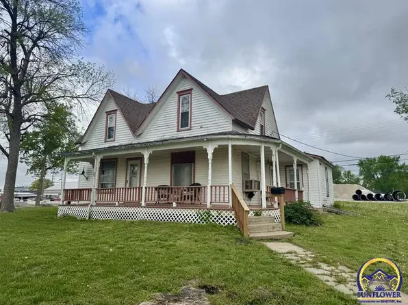 408 S 11th St, Hiawatha, KS 66434