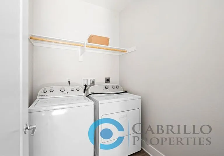 1662 Neptune Ave — Photo 40