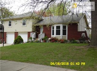 610 NE 81st St, Kansas City, MO 64118
