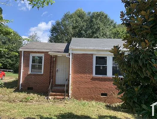 1748 Lisbon Dr SW — Photo 2