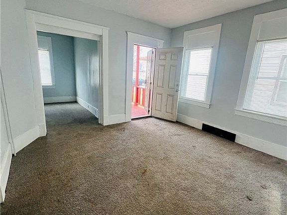 3rd image of 3135 W 88th St