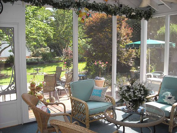 Screened Porch to Patio