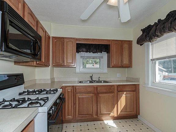 2nd image of 13514 Clifford Ave
