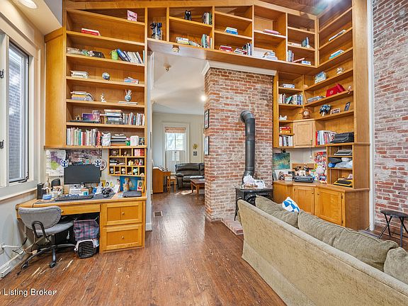 11th image of 1409 E Washington St