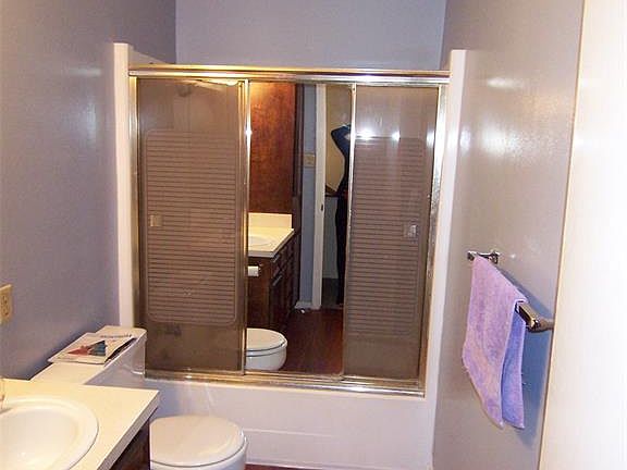 3rd image of 510 Hickory Dr