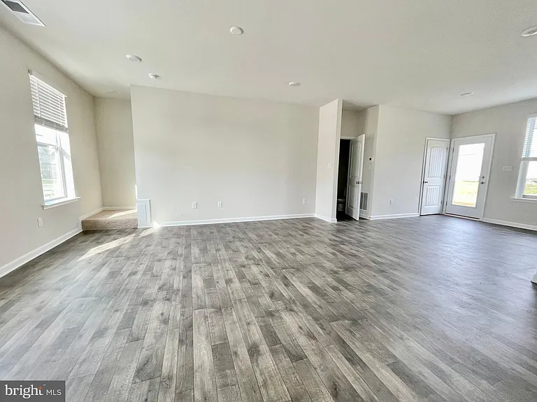 87 Filbert Dr — Photo 3