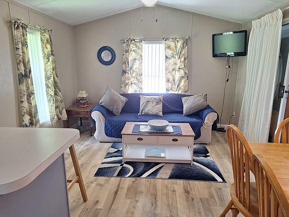 5th image of 37251 Chancey Rd #6