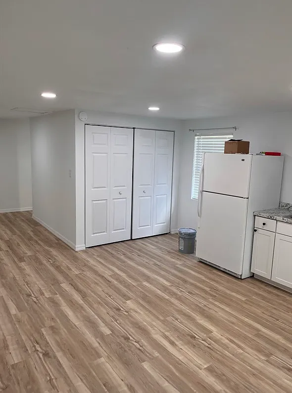 515 W Orange St — Photo 3