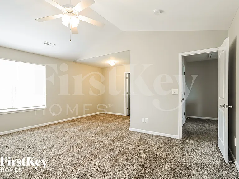9017 Sharpes Cir — Photo 8