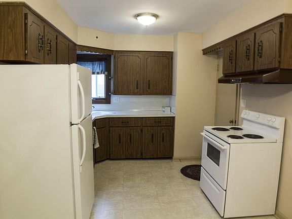 3rd image of 2302 Collingwood Ave SW